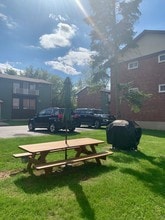 North Town Apartments in North Syracuse, NY - Foto de edificio - Building Photo