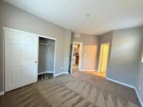 12278 Terrace Verde Ave in Las Vegas, NV - Foto de edificio - Building Photo