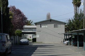 22235 S Garden Ave in Hayward, CA - Building Photo - Building Photo