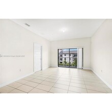 7865 NW 104th Ave in Doral, FL - Building Photo - Building Photo