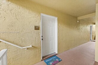 5520 NW 61st St in Coconut Creek, FL - Building Photo - Building Photo