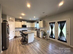 10426 Kempsford Dr in Charlotte, NC - Building Photo - Building Photo