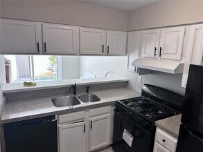2074 Oak Park Ln in Decatur, GA - Building Photo - Building Photo