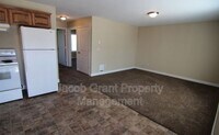 225 Opal Ct photo'