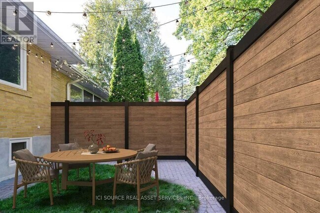 19 Ivy Lea Crescent in Toronto, ON - Building Photo - Building Photo