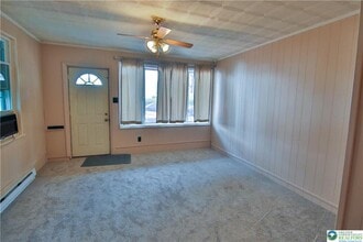68 W Center St in Nesquehoning, PA - Foto de edificio - Building Photo