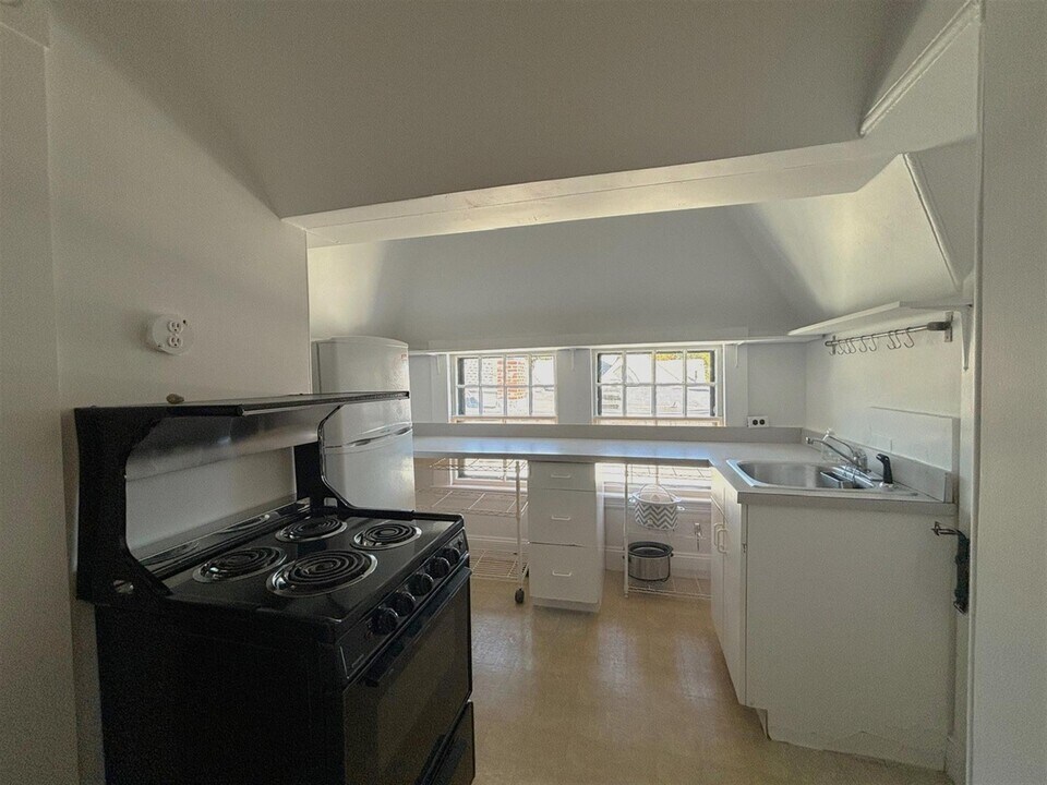 302 Brookline St, Unit 302 in Cambridge, MA - Foto de edificio