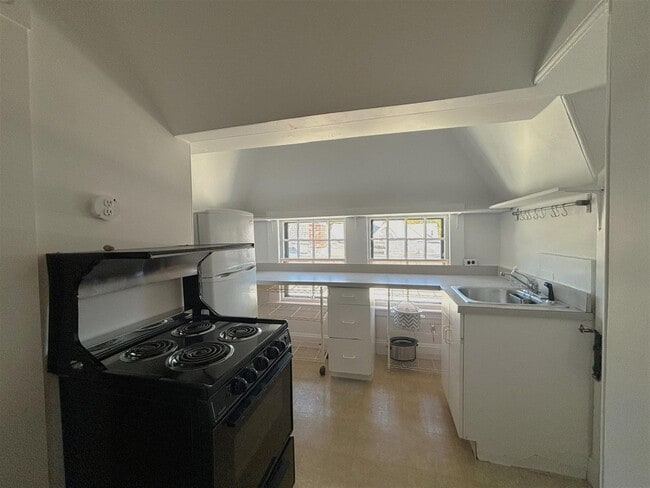 302 Brookline St, Unit 302