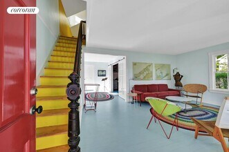 17 Montauk Ave in Sag Harbor, NY - Building Photo - Building Photo