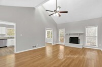 3302 Manchester Dr SW in Lilburn, GA - Foto de edificio - Building Photo