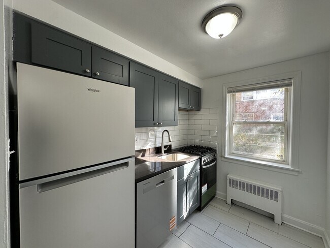 6719 N California Ave in Chicago, IL - Foto de edificio - Building Photo