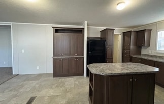 105 Nicole Ct in Howell, MI - Building Photo