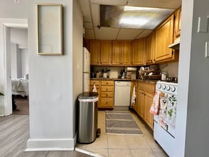 17 Bay State Rd, Unit 11D in Boston, MA - Building Photo - Building Photo