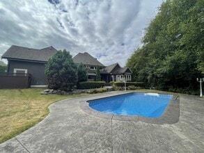 16045-16030 30 Ave in Surrey, BC - Building Photo - Building Photo