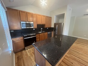2355 S Lawndale Ave, Unit 2 in Chicago, IL - Foto de edificio - Building Photo