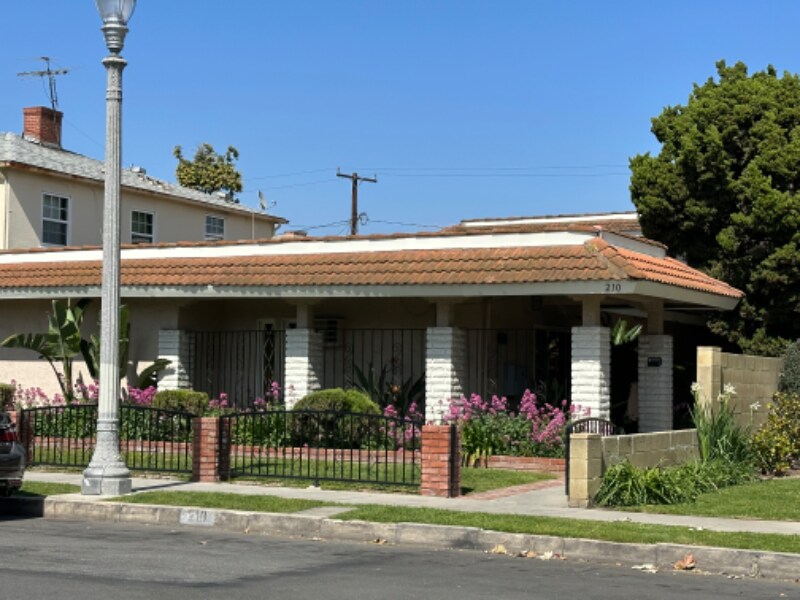 210 S Illinois St, Unit Apt 2 in Anaheim, CA - Building Photo
