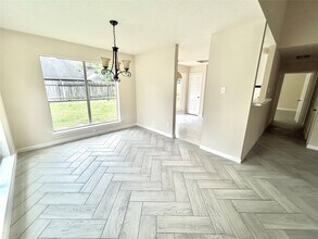 16319 Chimneystone Dr in Houston, TX - Foto de edificio - Building Photo