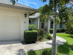 94 NE Elderberry Terrace in Jensen Beach, FL - Foto de edificio - Building Photo