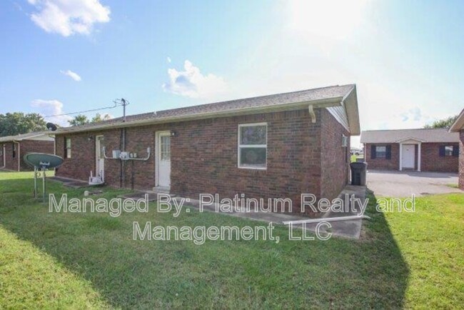 15-415 Thompsonville Ln in Oak Grove, KY - Building Photo - Building Photo