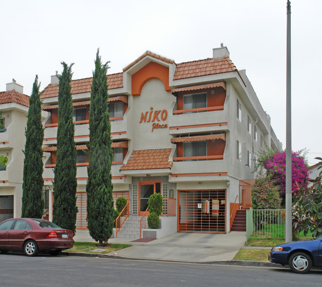 Hi Point Apartments in Los Angeles, CA - Building Photo - Building Photo