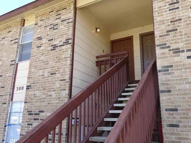 300 Moursund Blvd in San Antonio, TX - Building Photo - Building Photo