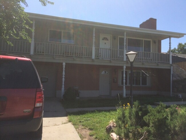 property at 1943 S Davis Blvd