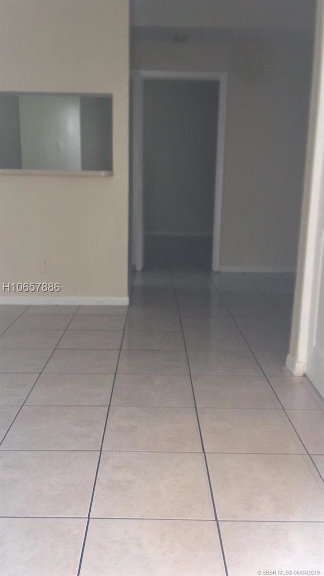 631 Cypress Lake Blvd-Unit -M17 in Pompano Beach, FL - Building Photo - Building Photo