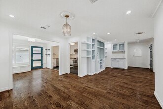 1119 Grovewood Ln in Houston, TX - Foto de edificio - Building Photo
