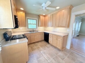 18 Harwood Pl in Bloomington, IL - Building Photo - Building Photo