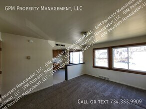 32256 Oscoda Ct in Westland, MI - Building Photo - Building Photo