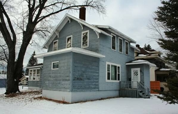 5625 Tower Ave in Superior, WI - Building Photo