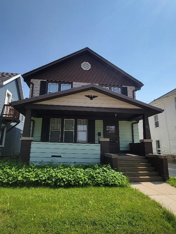 123 E Mill St