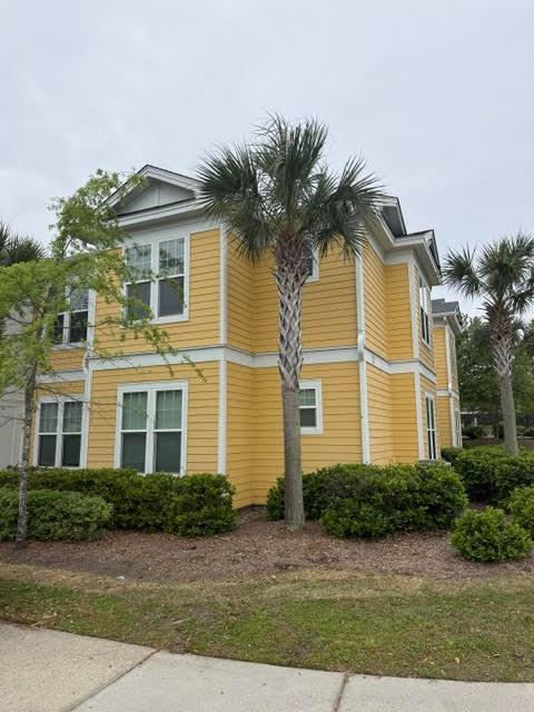 property at 1424 Rosewood Ln