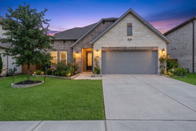 property at 3850 Chapman Bluff Dr