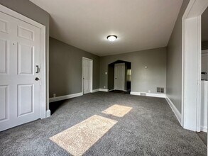 318 N 27th Ave in Minneapolis, MN - Foto de edificio - Building Photo