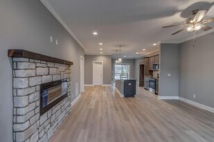 130 Locust Fork Rd in Stamping Ground, KY - Building Photo