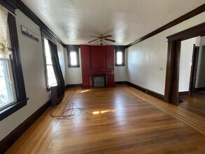 46 Walnut St-Unit -Unit 1st Fl in Palmer, MA - Building Photo - Building Photo