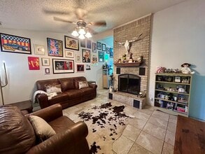 6201 Hillston Dr in Austin, TX - Building Photo - Building Photo
