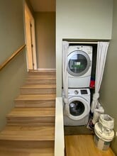 142 42nd Av E in Vancouver, BC - Building Photo - Building Photo