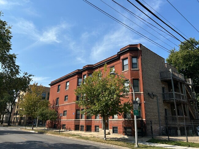 1140 E Marquette Rd, Unit 2D in Chicago, IL - Foto de edificio - Building Photo