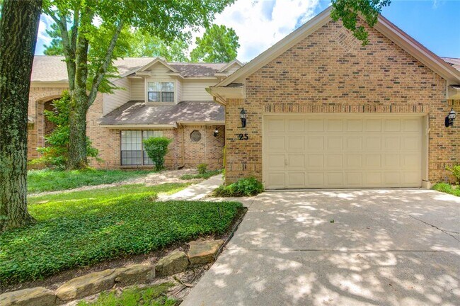 25 Fairway Oaks Pl in Spring, TX - Foto de edificio - Building Photo