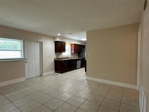 5508 Turkey Lake Rd in Orlando, FL - Building Photo - Building Photo