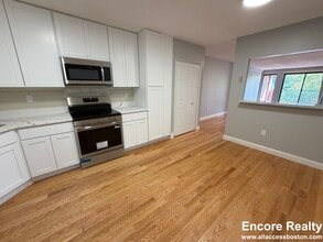 1751 Beacon St, Unit 1850-304 in Brookline, MA - Building Photo - Building Photo