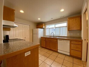 1512 SE N St in Grants Pass, OR - Building Photo - Building Photo