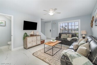 146 Clyburn Way W in Marco Island, FL - Building Photo - Building Photo