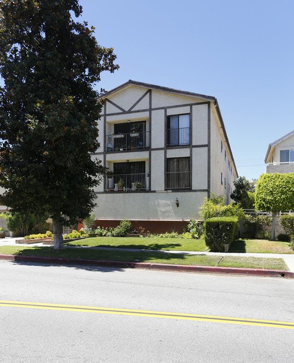 407 N Jackson St in Glendale, CA - Building Photo