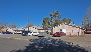 Crest Avenue Apartments in Albuquerque, NM - Building Photo - Building Photo