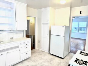 1207 Ocean Park Blvd in Santa Monica, CA - Building Photo - Building Photo