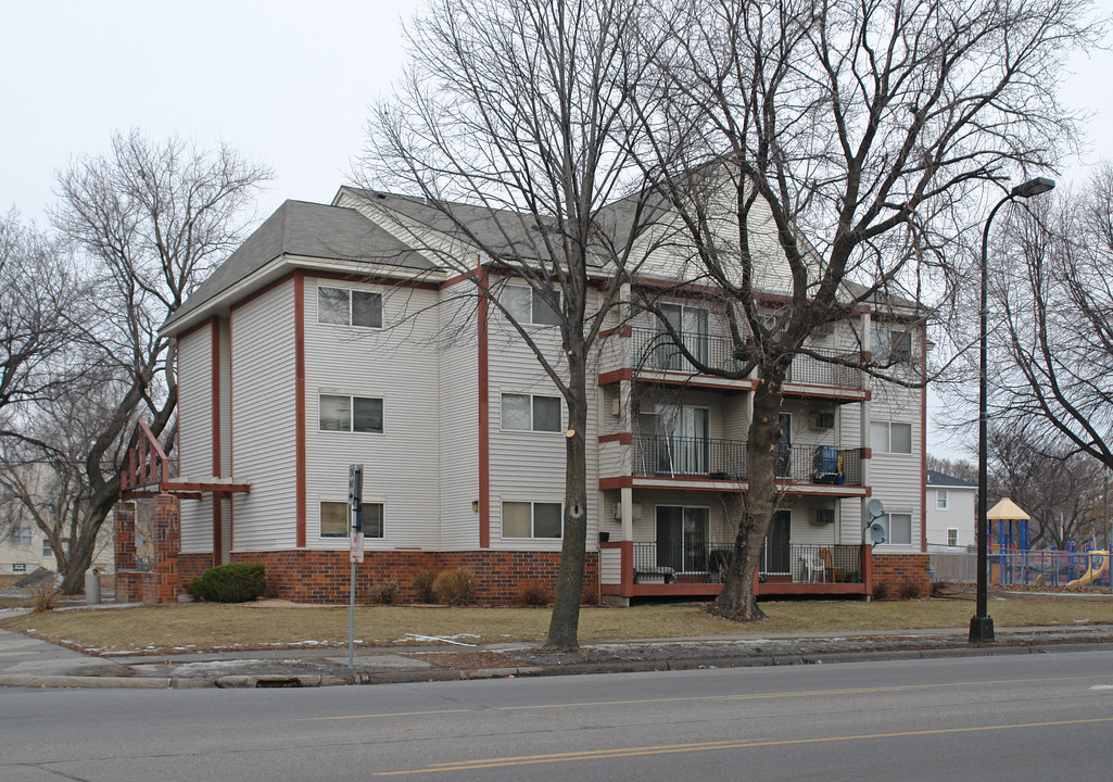 1516 Plymouth Ave N in Minneapolis, MN - Building Photo