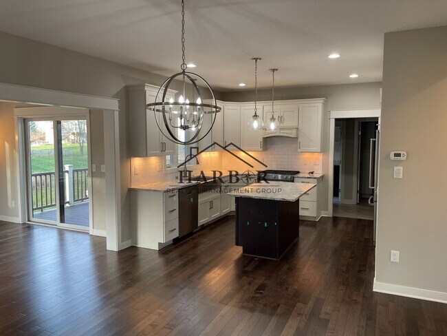 2049 Kerry Dr NE in Rochester, MN - Building Photo - Building Photo